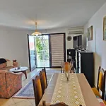 Fuer 6 Personen In By Interhome * Klenovica