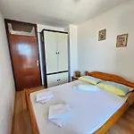 Fuer 6 Personen In By Interhome *