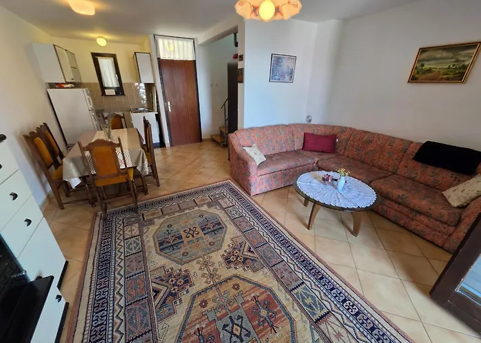 Nyaraló Fuer 6 Personen In By Interhome