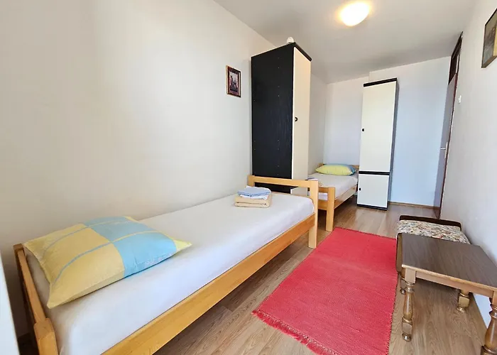 Fuer 6 Personen In By Interhome Nyaraló