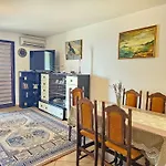 Fuer 6 Personen In By Interhome بيت للعطل *