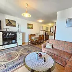 Fuer 6 Personen In By Interhome Klenovica