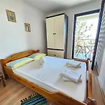 Сasa de vacaciones Fuer 6 Personen In By Interhome Klenovica