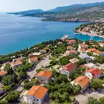 Fuer 6 Personen In By Interhome Сasa de vacaciones Klenovica