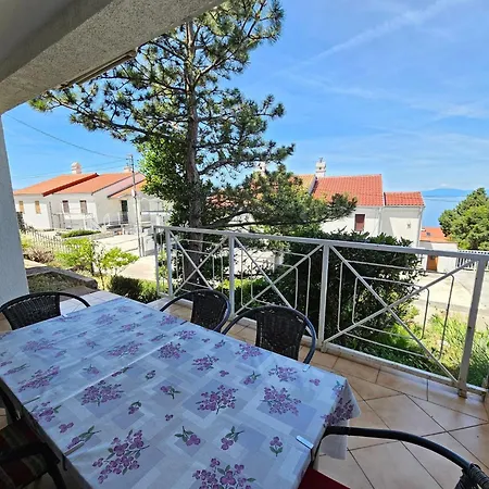 Fuer 6 Personen In By Interhome بيت للعطل