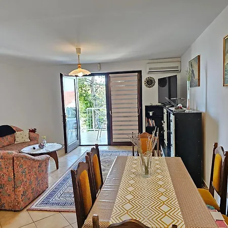 Fuer 6 Personen In By Interhome * Klenovica