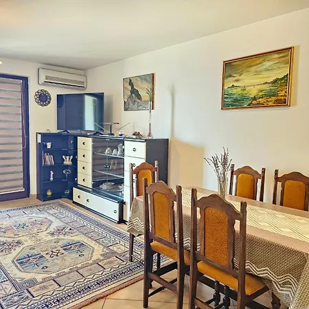 Fuer 6 Personen In By Interhome Holiday home *
