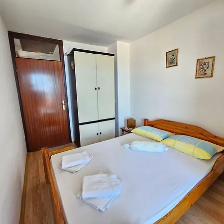 Fuer 6 Personen In By Interhome *