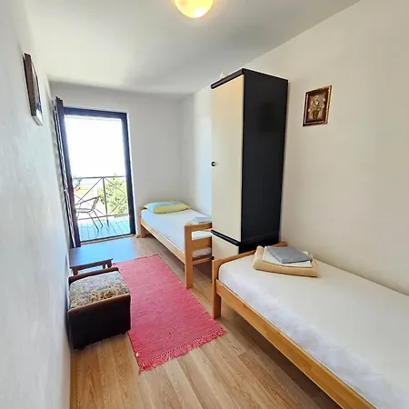 Fuer 6 Personen In By Interhome * Klenovica