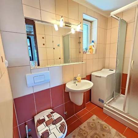 Fuer 6 Personen In By Interhome Holiday home Klenovica