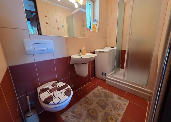 Fuer 6 Personen In By Interhome Holiday home Klenovica