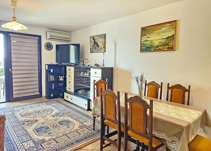 Fuer 6 Personen In By Interhome Holiday home *