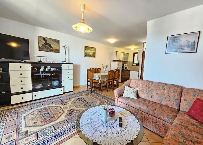 Fuer 6 Personen In By Interhome Klenovica
