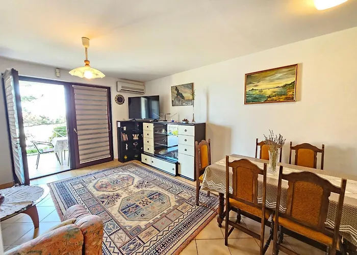Fuer 6 Personen In By Interhome * Klenovica