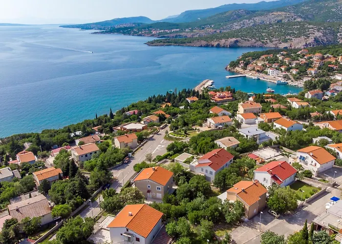 Fuer 6 Personen In By Interhome Holiday home Klenovica